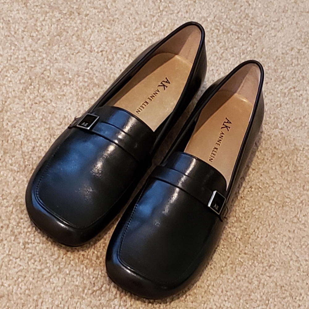 Anne Klein black loafer